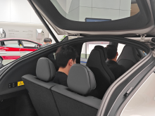 Tesla объявила о полной доступности своей новой модели Y L в автосалонах по всему Китаю