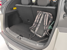 Tesla объявила о полной доступности своей новой модели Y L в автосалонах по всему Китаю