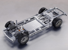 В зависимости от версии автомобиль оснащается либо базовой системой помощи при вождении, либо продвинутой системой G-Pilot H5. Максимальная дальность пробега составляет 1505 км.