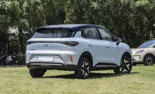 Компания SAIC-GM-Wuling (SGMW) официально выпустила Binguo S (на некоторых рынках — Bingo S) — новый компактный электромобиль