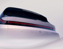 Дизайн Elexio EO вдохновлён буквой «H» из азбуки Морзе, которая состоит из четырёх точек. Это отражается в чёткой форме квадратных фар, состоящих из 152 светодиодных блоков. Ниже расположена световая полоса сквозного типа.