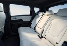 Компания Hyundai официально представила в Пекине свой новый компактный полностью электрический внедорожник — Hyundai EO (ранее известный как Hyundai Elexio)