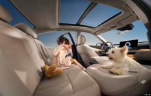 Это первый в мире автомобиль на топливе, оснащённый системой Huawei HarmonyOS cockpit.