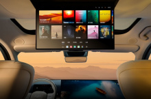 В самой современной комплектации есть небольшие складные столики за передними сиденьями (толщина — 26 мм, грузоподъёмность — 20 кг, площадь — 0,077 м²).