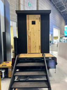 Компания BYD Japan представила электромобиль T35 на выставке Japan Mobility Show 2025, ознаменовав тем самым выход на японский рынок коммерческих автомобилей