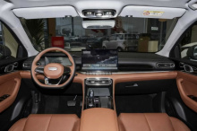 Стоимость автомобиля варьируется от 68 900 до 85 900 юаней (примерно от 785 000 до 978 000 рублей). Предложение ограничено по времени.