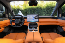 Компания Geely Auto объявила о старте предварительных продаж универсала средней и большой вместимости Geely Galaxy V900