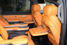 Geely Galaxy V900 отличается стильным и современным дизайном. Автомобиль доступен в пяти цветах кузова: