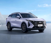 На данный момент Chery не раскрыла габариты и параметры силового агрегата Tiggo 7L. Однако название модели позволяет предположить, что она будет крупнее текущей версии Tiggo 7.