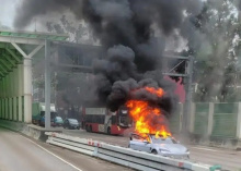 В официальном заявлении BYD подчёркивается, что высоковольтные системы автомобиля не участвовали в первоначальном возгорании, несмотря на значительные повреждения верхней части салона.