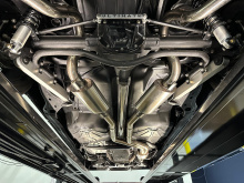 Автопроизводитель вложил массу усилий, чтобы добиться безупречного заводского вида. В автомобиле продумано всё