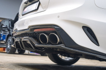 Монтаж тюнинг-обвеса и LED-подсветка салона Kia Stinger