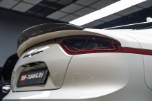 Монтаж тюнинг-обвеса и LED-подсветка салона Kia Stinger