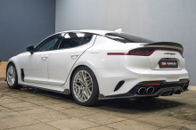 111429 Монтаж тюнинг-обвеса и LED-подсветка салона Kia Stinger