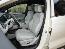 По данным Autohome, запас хода модели составляет 620 км или 710 км (по циклу CLTC).