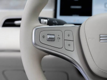 По данным China EV DataTracker, в марте 2026 года компания BYD продала по всему миру 295 639 автомобилей на новых источниках энергии — на 20,4 % меньше по сравнению с аналогичным периодом прошлого года. Объём продаж за первый квартал 2026 года состав