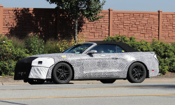 2018 Ford Mustang Convertible - шпионские снимки