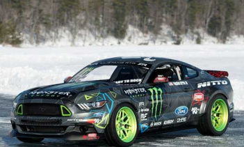 Вон Гиттин Младший гоняет боком по льду