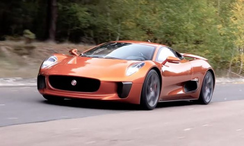 Jaguar C-X75 - лучший суперкар для злодея