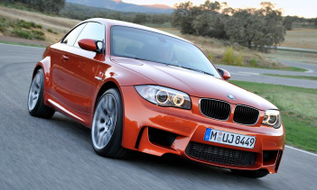 Безумно громкий BMW 1M в Монако