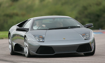 На Новорижском шоссе в сильный дождь разбился Lamborghini Murcielago