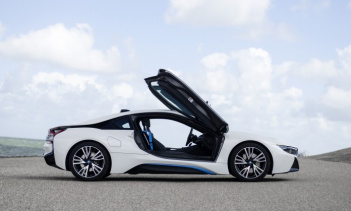 10 вещей, за которые мы так любим BMW i8