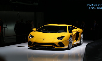 Женева-2017 - Lamborghini Aventador S