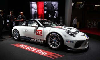 Париж 2016 - Porsche представил 911 GT3 Cup