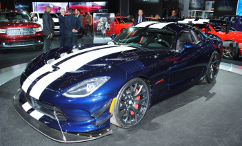 Детройт-2016: Dodge Viper ACR с безумным обвесом