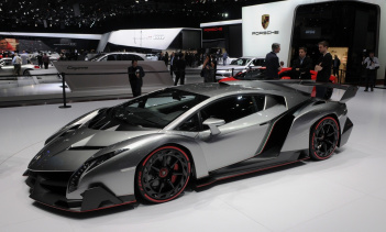 Lamborghini Veneno за $4.5 млн на треке Vallelunga Circuit