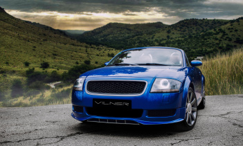 Владелец этого 1998 Audi TT очень любит этот автомобиль, и поэтому он захотел сделать его уникальным.