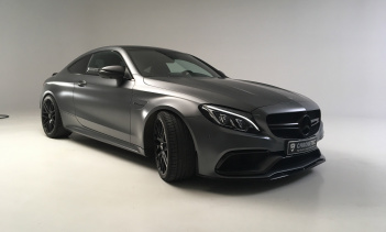 Например, решетку радиатора из карбона и передний спойлер Edition1. На самом деле, нас впечатляют боковые зеркала с карбоновой отделкой.