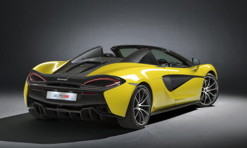 В целом, всего 46 кг добавляется к общей массе купе 570S, при этом структурная жесткость не изменяется