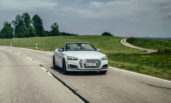 Диски модели DR и ER-C доступны в 19 или 20 дюймах, а конструкции FR и GR доступны исключительно в 20 дюймах. Заказчик может выбрать цвет Пушечный металлом, серебро, а также матовый или глянцевый черный. В зависимости от дизайна, который вы предпочте