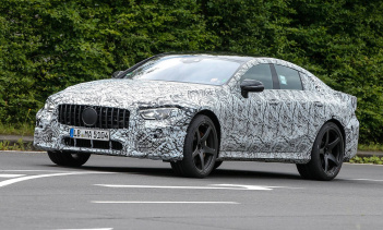 Концепт AMG GT будет служить проявлением гибридных технологий Mercedes и успешных реализаций невероятной технологии Project One в более «дорожном» автомобиле.