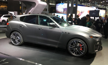 Maserati представил свой новый топовый внедорожник Levante Trofeo, в котором используется 582-сильный двигатель V8 от Ferrari.