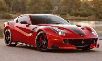 Он даже подписан известным гонщиком.