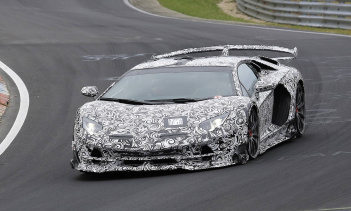 Lamborghini тестирует предстоящий Lamborghini Aventador SV Jota на Нюрбургринге в течение последних нескольких недель.