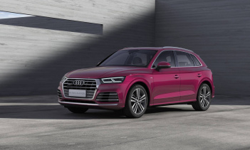 Растянутая версия Q5 имеет 4,77 метра в длину, коэффициент усиления составляет 88 миллиметров. Пассажиры заднего сиденья получают дополнительные 110 миллиметров «коленного» пространства, а объем багажного отделения остается неизменным - 550-1550 литр