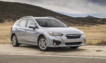 2018 Subaru Impreza выиграла престижную награду Kelley Blue Book