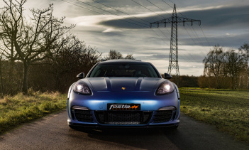 Кроме того, команда решила установить новые колеса - 9x22-дюймовые диски на передней оси с шинами 255/30 R22 95Y и 10,5x22-дюймовые на задней оси с шинами 295/25 R22 97Y. И последнее, но, конечно, не менее важное, система подвески была отрегулирована