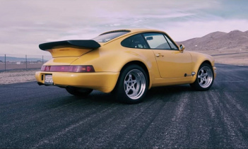 Автомобиль стал приблизительно на 13 кг легче, чем стоковы 911 S, несмотря на больший двигатель и водяное охлаждение, а также значительно улучшилось соотношение мощности к весу - чего еще вы хотите от restomod? Надежность также находится на другом ур