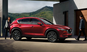 Mazda North American Operations объявила, что новый 2018 CX-5 признан «2018 Top Safety Pick +», т.к. была оснащена системой Adaptive Front-Lightning System. Как вы, возможно, знаете, некоммерческий Страховой институт безопасности дорожного движения (