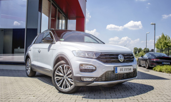 Volkswagen T-Roc является одним из самых популярных автомобилей марки.