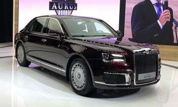 В настоящее время Senat использует 4,4-литровый двигатель V8 от Porsche мощностью 598 л.с. вместе с гибридным двигателем.