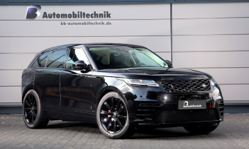 И поскольку мы говорим о внешнем виде, мы должны упомянуть, что автомобиль поставляется в черном цвете, что не только способствует общей агрессивности, но и соответствует элегантности выдающихся творений B&B Automobiltechnik! Наслаждайтесь!