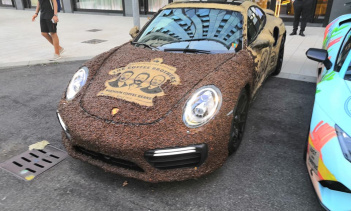 А вы бы выбрали такой дизайн для вашего Porsche 911 Turbo S?