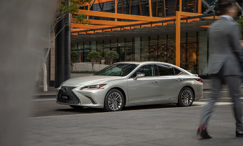 Lexus рассказал подробности о новом флагмане ES 300h