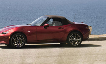 Прошло довольно много времени с тех пор, как мы в последний раз публиковали информацию о линейке Miata.   Наконец, мы слышим новости от команды Mazda, касающиеся нашего любимого спидстера. Новая 2019 Miata MX-5 стала еще более смелой, стильной и полу