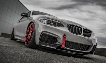 Хотя он немного недооценен тюнерами, BMW M235i и его преемник, M240i, по-прежнему являются отличным выбором для тюнинга и настроек.